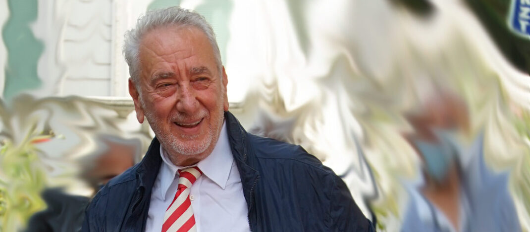 AMERİKA BİRLEŞİK DEVLETLERİ DUVARA TOSLADI