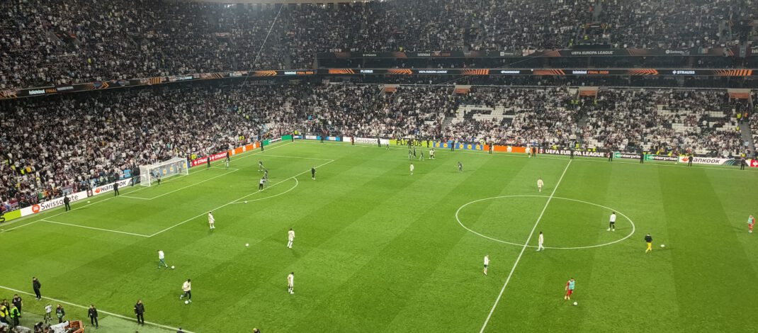 İstanbul’da Avrupa gecesi: Aston Villa kupaya uzandı, Freiburg taraftarı gönülleri kazandı