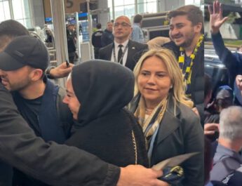 Tedesco’ya Fenerbahçe Taraftarlarından Tarihi Veda: İstanbul ve Stuttgart’ta Sevgi Seli